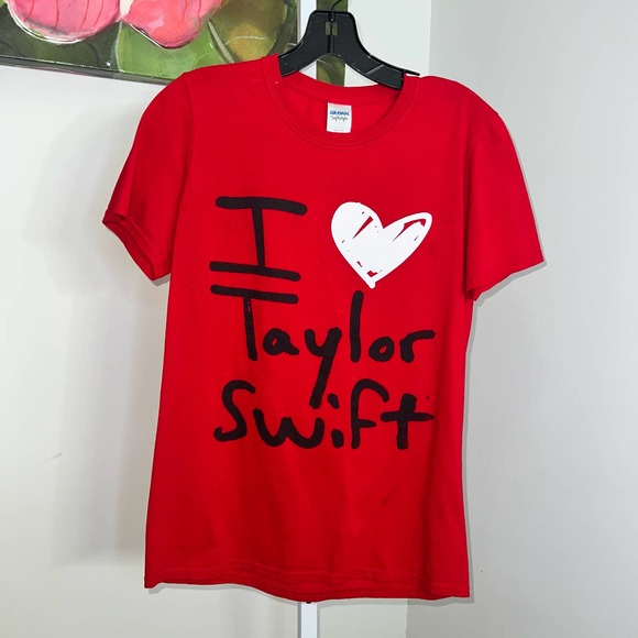 Gildan Tops - Taylor Swift Concert T Shirt by Gildan Size Small